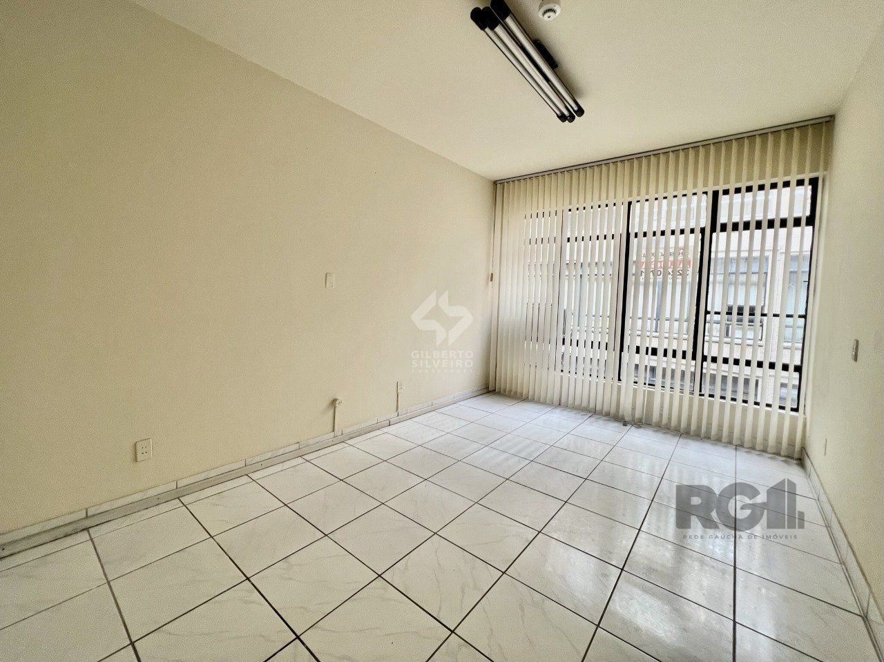 Sala Comercial à venda, 28m², Centro Histórico - Porto Alegre