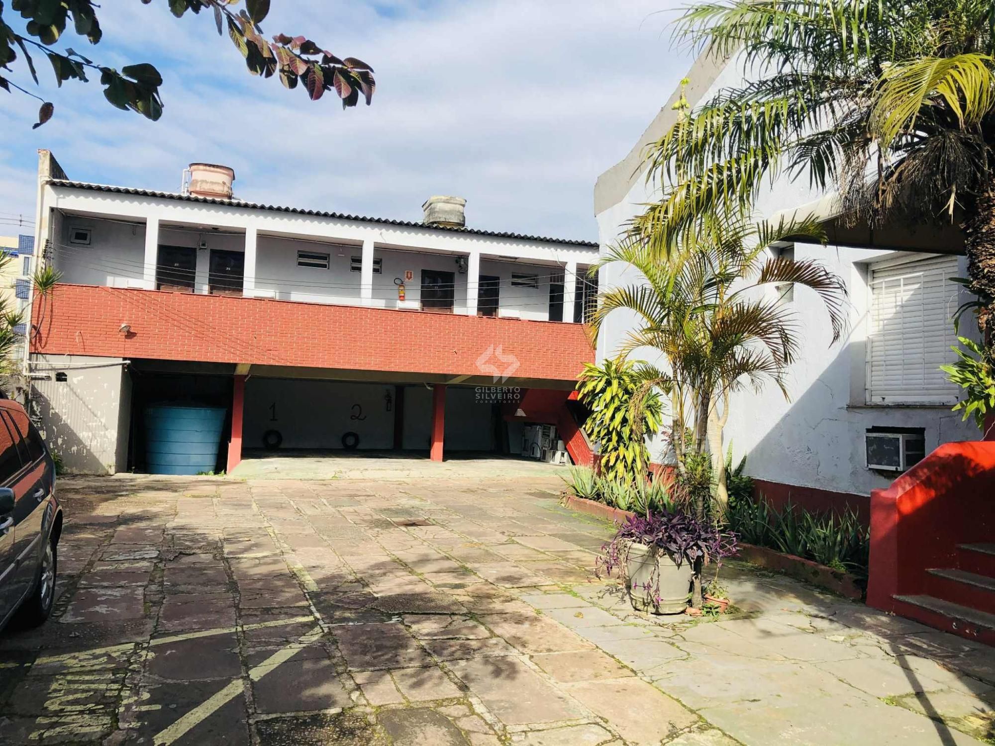 Vende terreno  pronto para construir, esta é a sua chance! Localizado na Avenida Bento Gonçalves, Porto Alegre/RS, terreno que mede 22m² de testada, com frente a fundos de 58m², com fundos para Gomes Jardim.