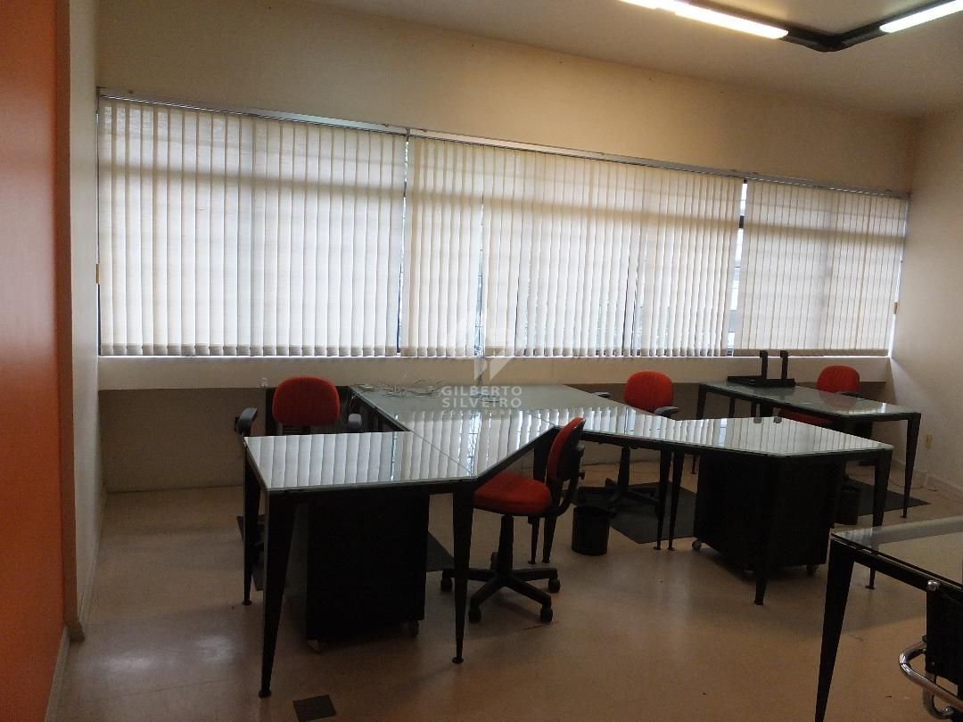 Sala coml. 30,25 m2 priv. João Abbott, Petropolis, mob, R$160 mil.
