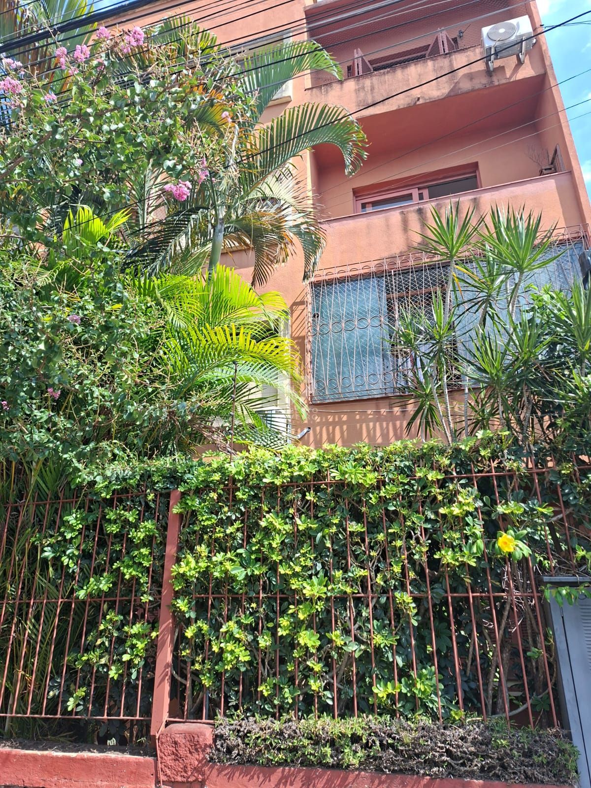 **Apartamento Mobiliado de 3 Quartos à Venda em Porto Alegre, Rio Grande do Sul**