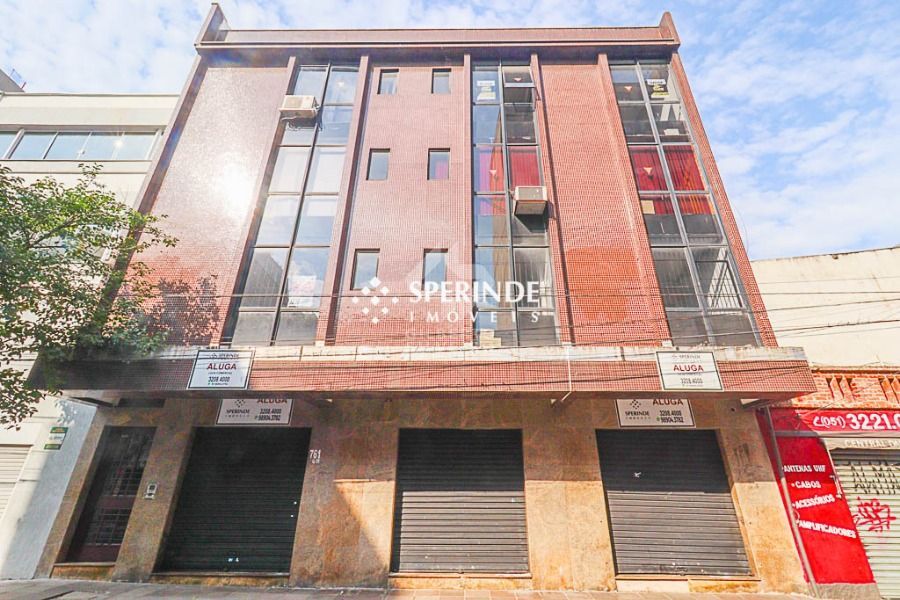VENDA Loja na Rua Alberto Bins, Próximo a elevada,   com área privativa de 78,92 m².