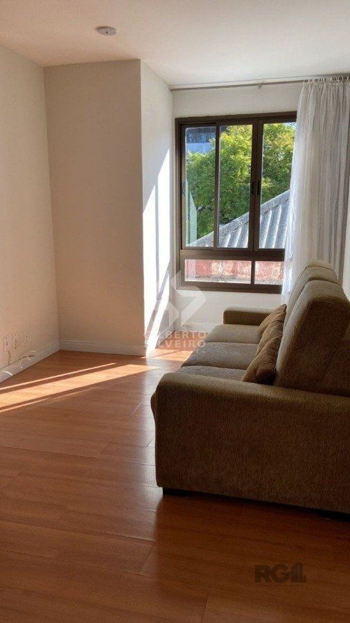 VENDA Ótimo apartamento, 70,40 m2, semi mobiliado, 2 dormitórios