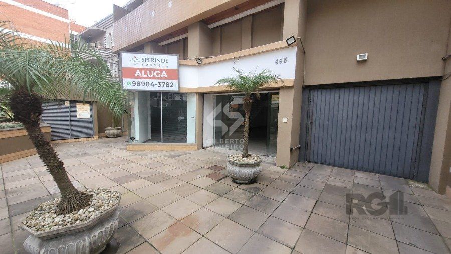 Loja a Venda na Rua Félix da Cunha, com 150m², Moinhos de Vento, entre a Av Cristóvão e Rua  Marques do Pombal, com amplo salão