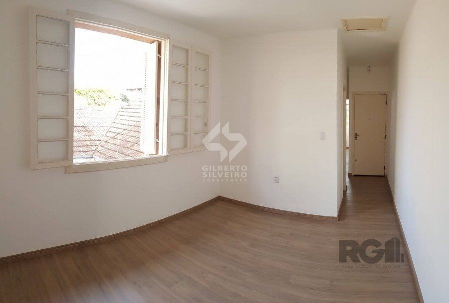 VENDA APARTAMENTO 2 DORMITÓRIOS, MENINO DEUS, REFORMADO, BAIXA TAXA CONDOMINIAL, ENSOLARADO