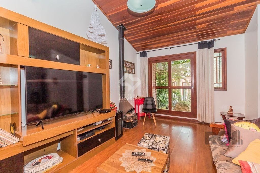 Casa 207m² - 3 dormitórios, 3 vagas no bairro Vila Nova