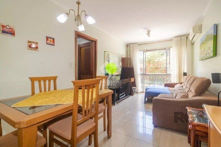 Apartamento com 2 dormitórios reversível para 3, e condomínio com portaria 24h, salão de festas, quadra e playground. Próximo à Orla e BarraShopping.