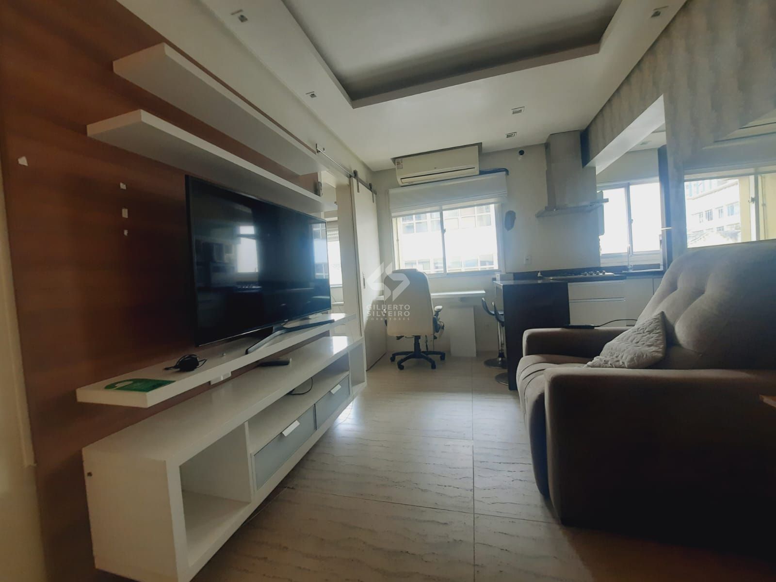 Apartamento mobiliado no Residence Suite Service em Porto Alegre, RS.