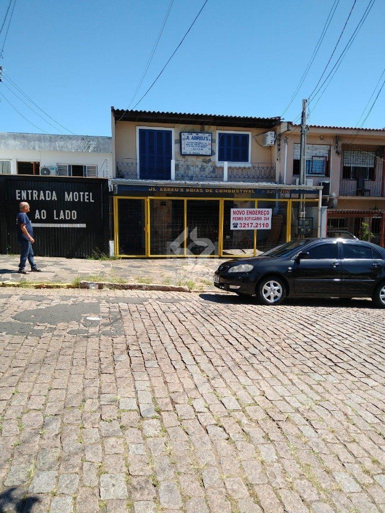 Casa para Venda - 76m², 5 dormitórios, 3 vagas - Santo Antonio