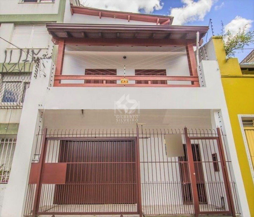 Casa para Venda - 440m², 3 dormitórios, sendo 2 suites, 2 vagas - Cidade Baixa
