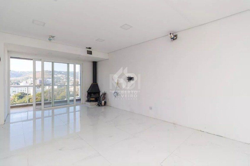 Casa para Venda - 377m², 4 dormitórios, sendo 2 suítes, 3 vagas - Teresópolis
