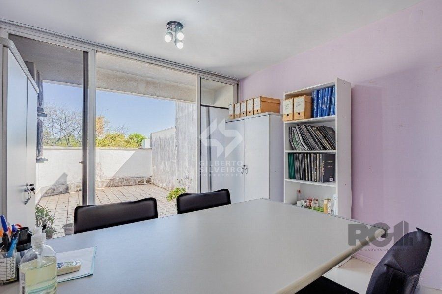 Excelente cobertura comercial de 79m² com 2 banheiros.