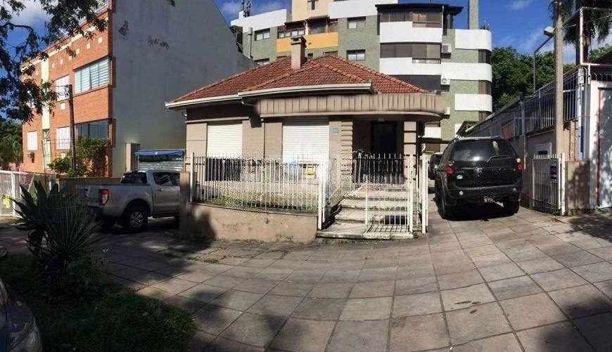 Casa comercial e residencial no bairro Petrópolis