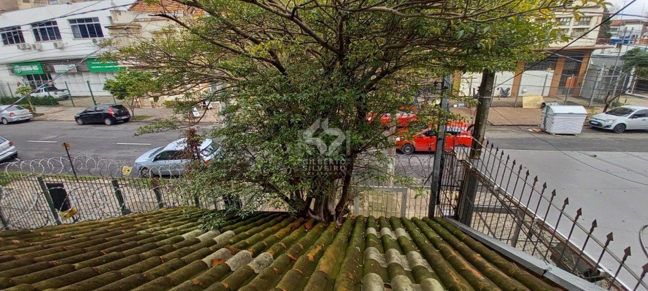 Sobrado para Venda - 110m², 4 dormitórios, sendo 1 suites, 2 vagas - Floresta