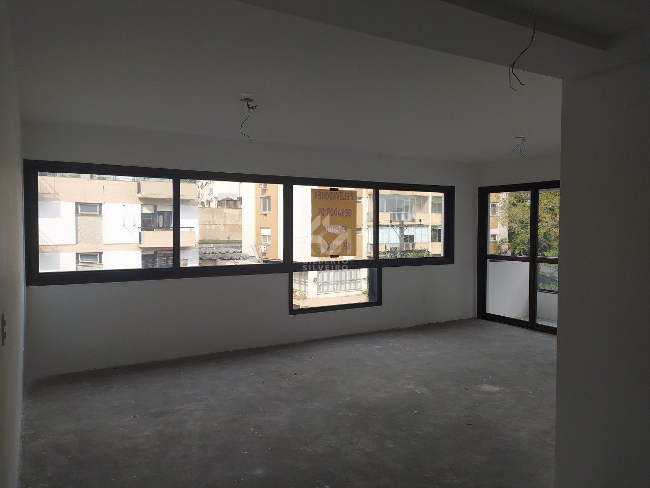 Apartamento para Venda - 123.71m², 3 dormitórios, sendo 1 suites, 2 vagas - Petrópolis