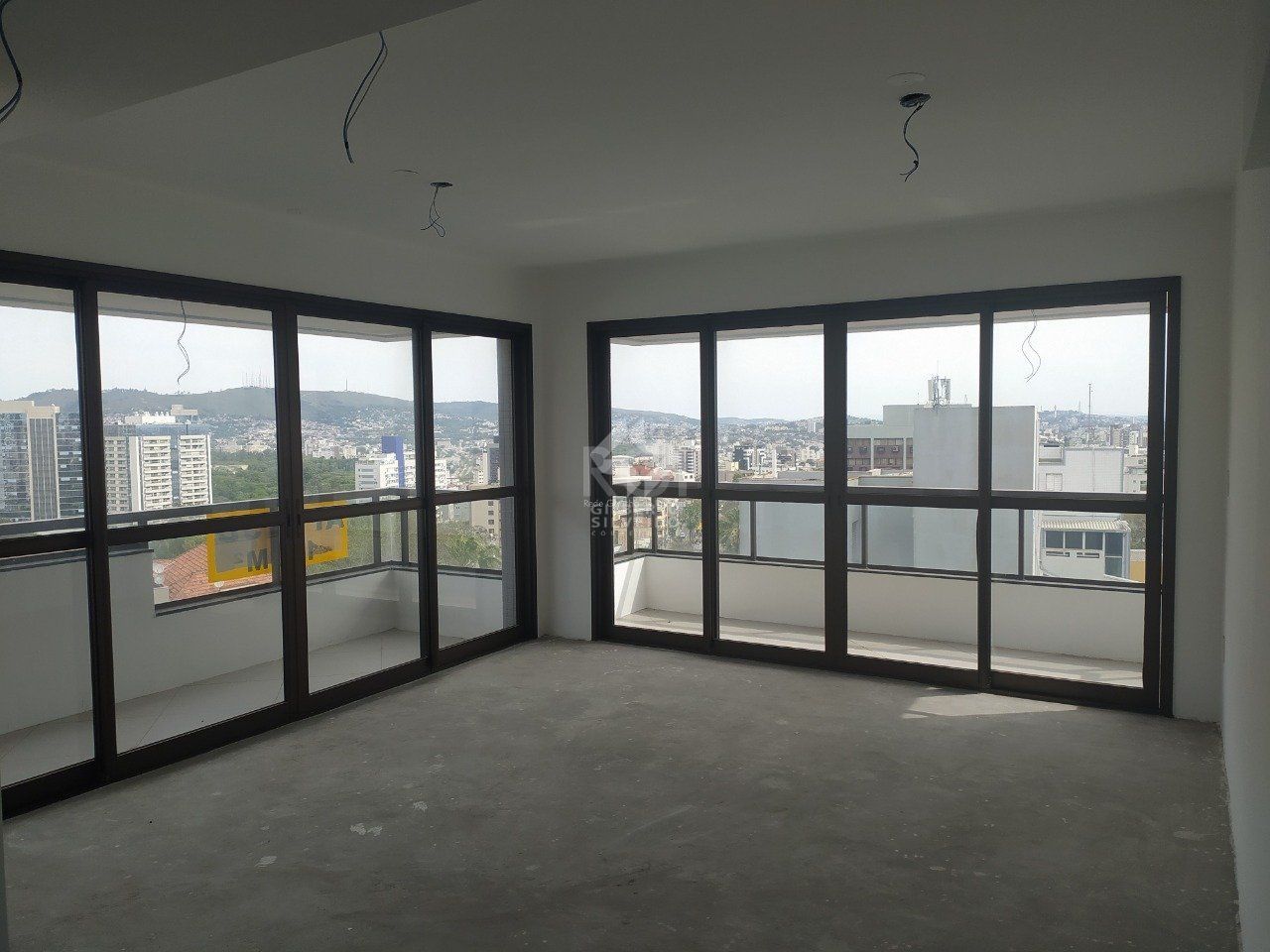 Apartamento para Venda - 119.65m², 3 dormitórios, sendo 1 suites, 2 vagas - Petrópolis