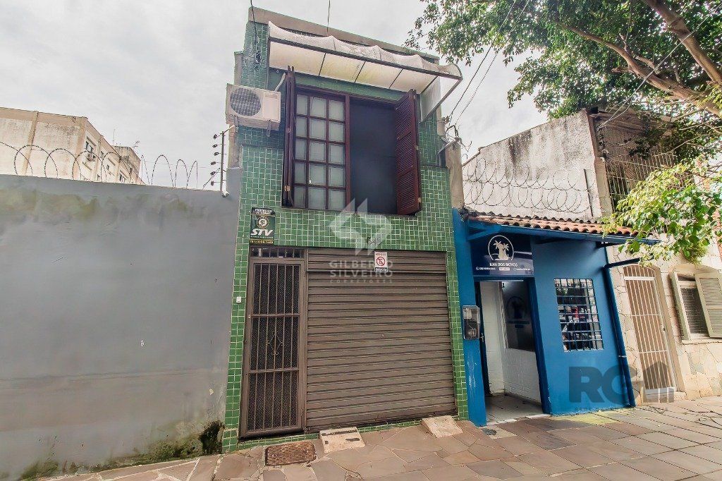 Casa para Venda - 110m², 2 dormitórios, sendo 1 suítes, 2 vagas - Menino Deus