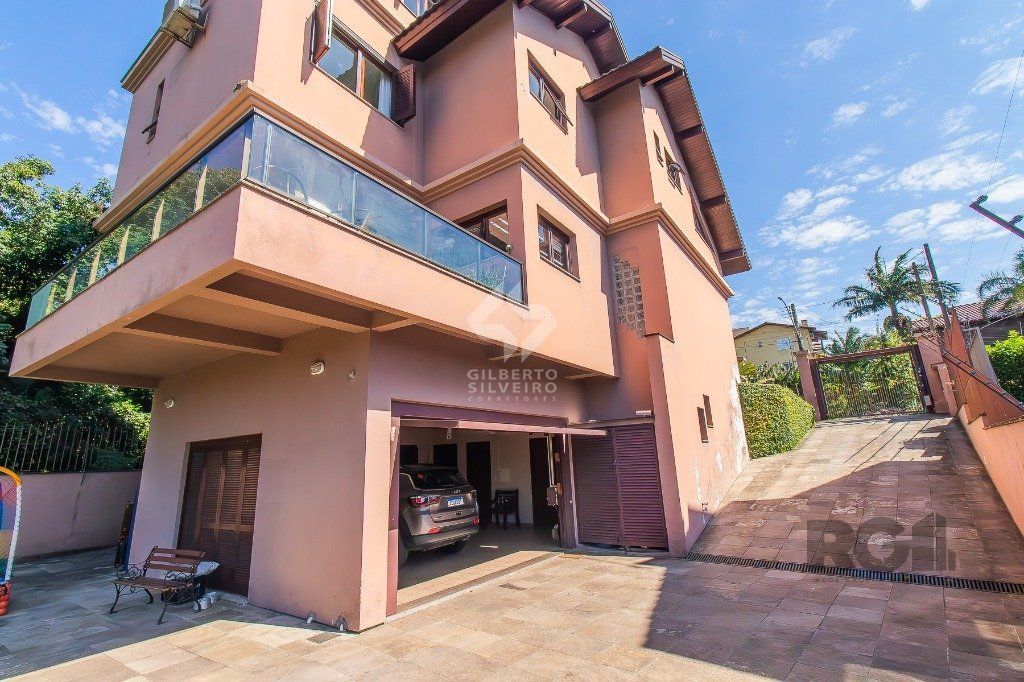 casa - 3 dorms. 2 vagas - 350 m² - Teresópolis