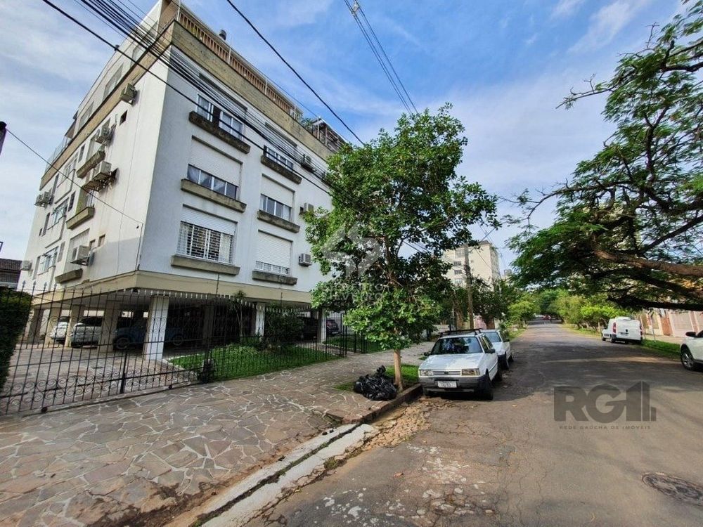Apartamento de 2 quartos, suíte e 2 vagas de garagem no bairro Jardim Botânico.