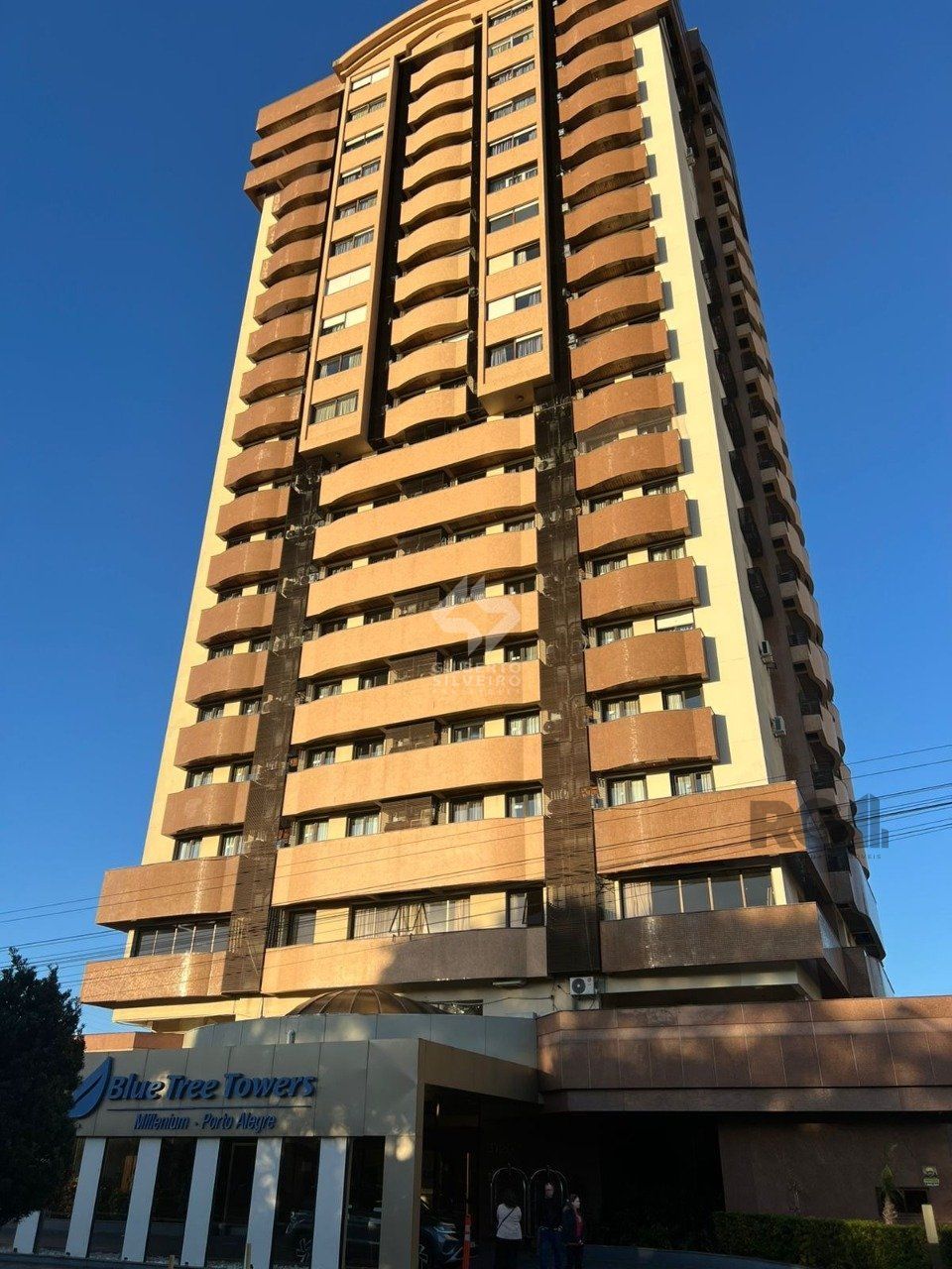 Flat semimobiliado, uma vaga, no bairro Praia de Belas em Porto Alegre