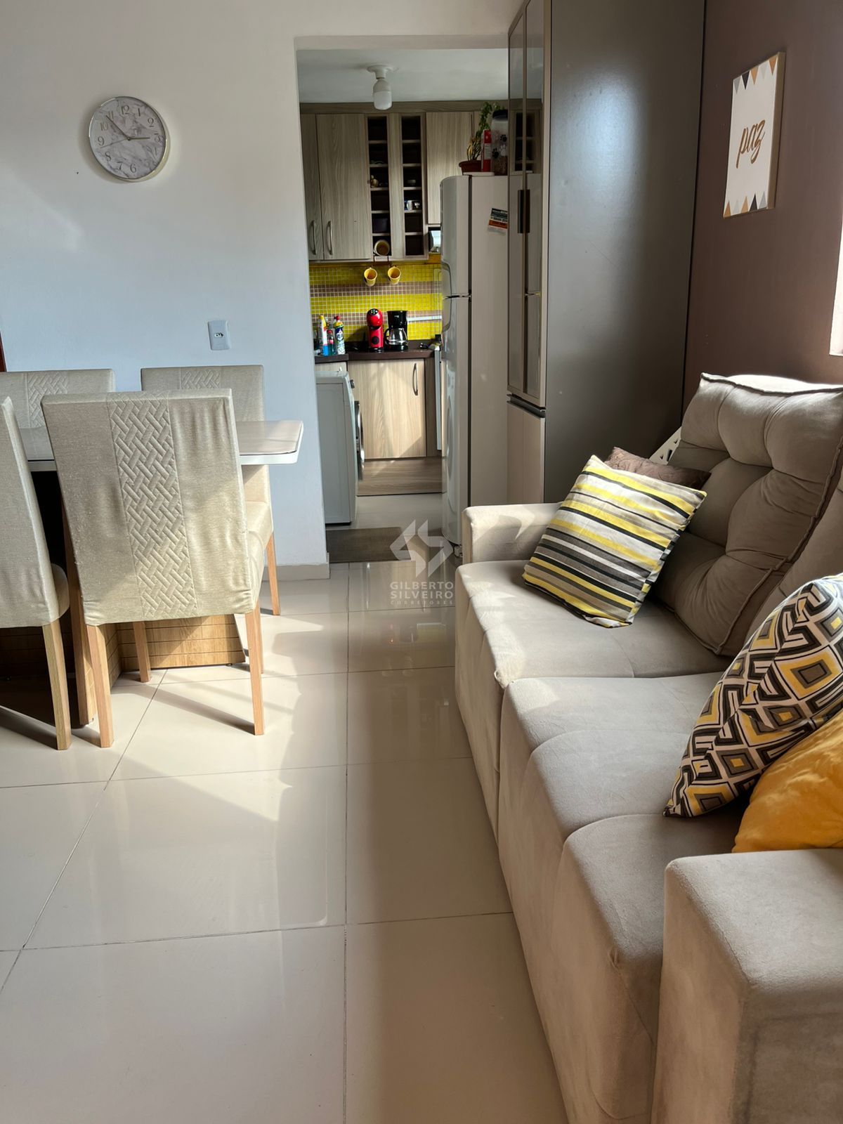 Lindo Apartamento 2 dormitórios semi mobiliado Bairro Restinga