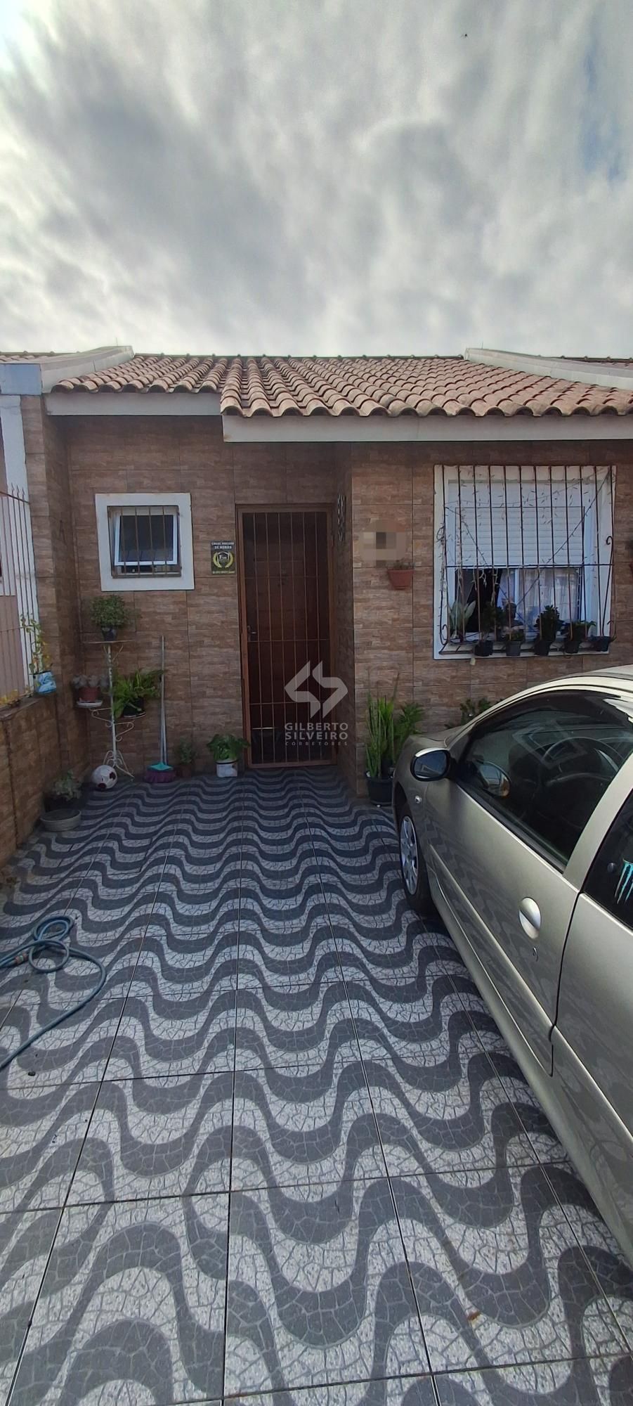Casa no Bairro Restinga - 2 dormitórios