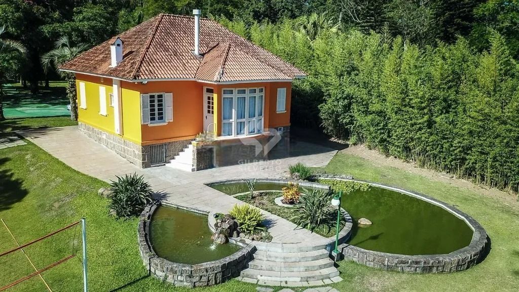 Casa no bairro Ponta Grossa com suíte presidencial