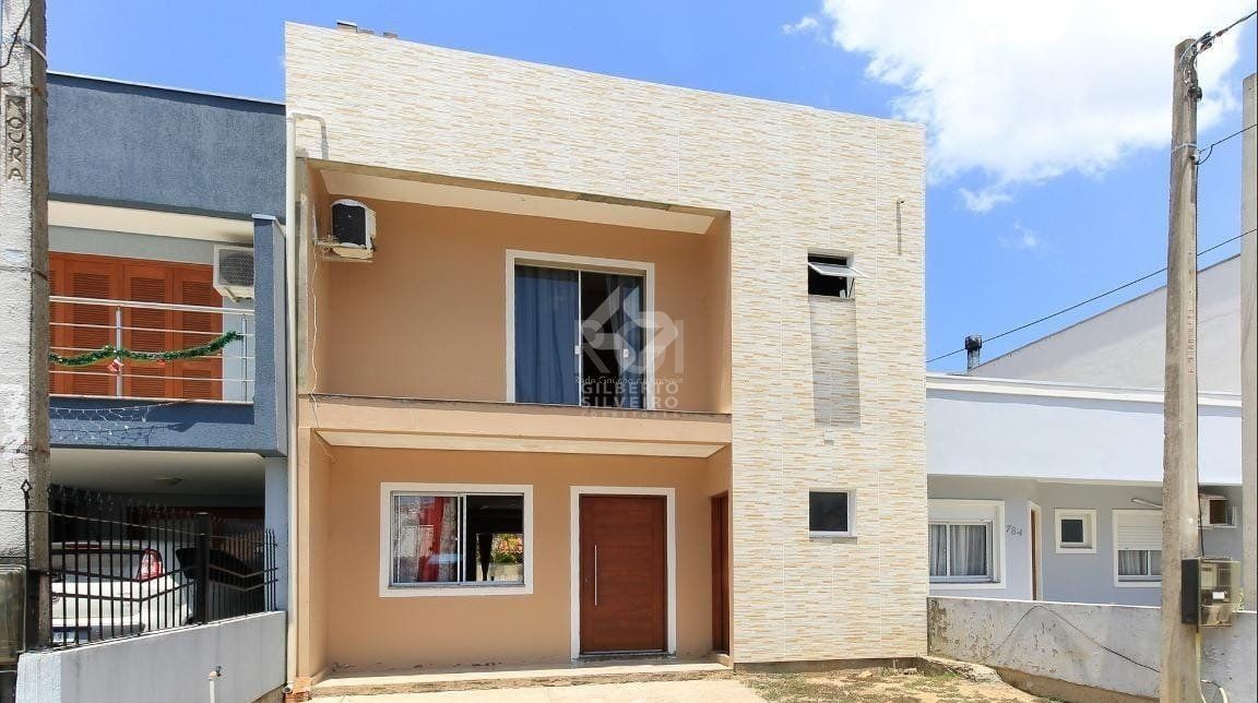 Casa no bairro Hípica - 3 dormitórios