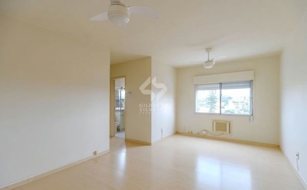 Apartamento na Medianeira de 2 dormitórios e vaga DESOCUPADO
