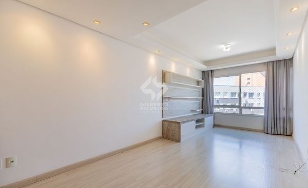 Apartamento no Centro de 2 dormitórios e 2 vagas DESOCUPADO