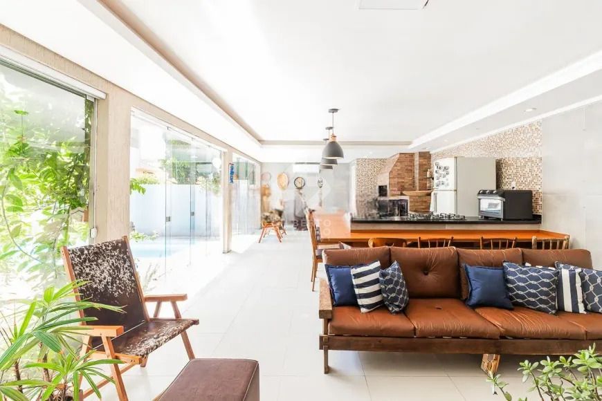 Casa 4 quartos à venda, 344m², Chácara das Pedras - Porto Alegre