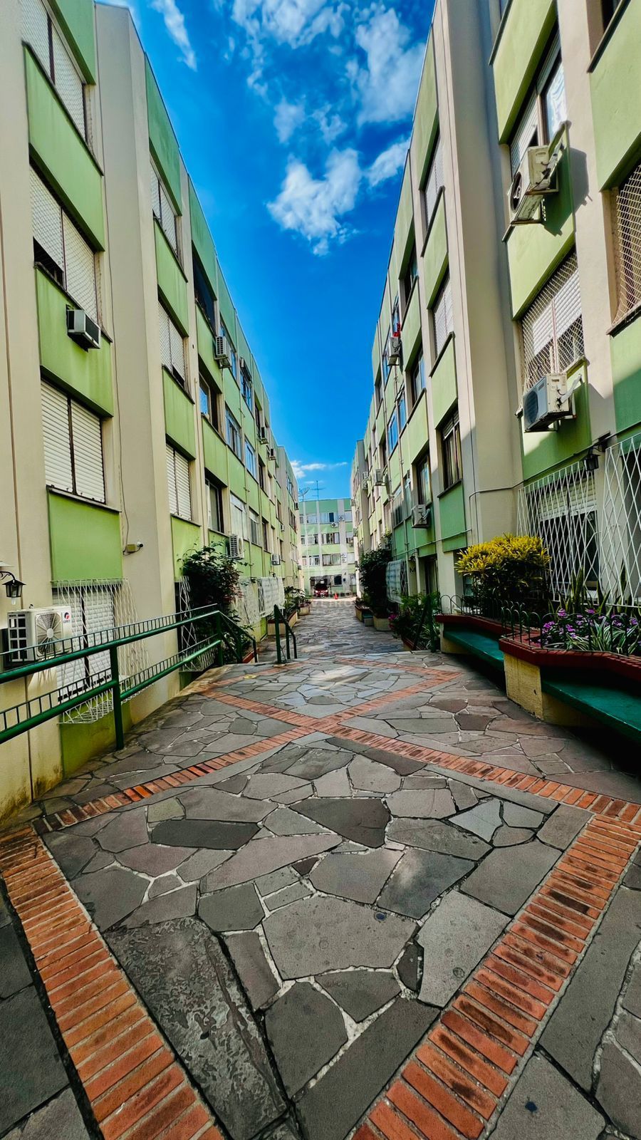 Apartamento no bairro Teresópolis de 2 dormitórios DESOCUPADO