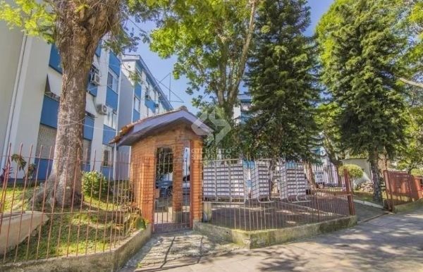 Apartamento no bairro Cristal de 2 dormitórios e vaga rotativa
