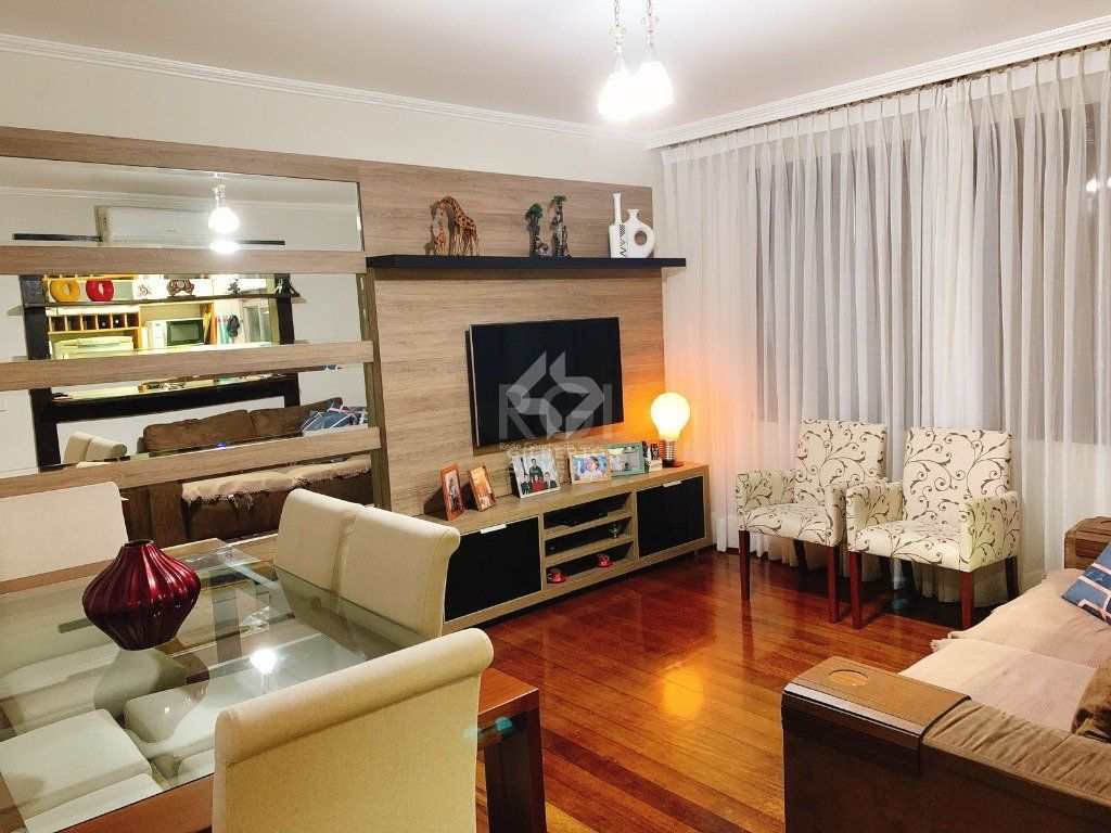 Apartamento no bairro Auxiliadora de 3 dormitórios e vaga