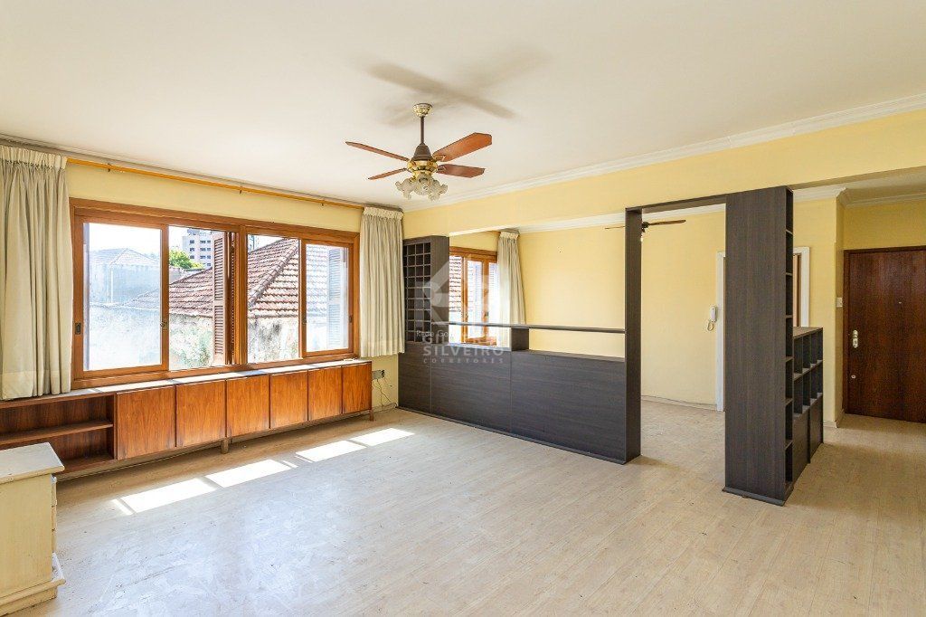 Apartamento de 3 dormitórios e vaga bairro Santa Cecilia DESOCUPADO