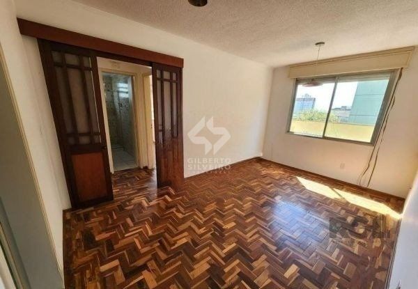 Apartamento no Passo D'areia de 2 dormitórios e vaga desocupado