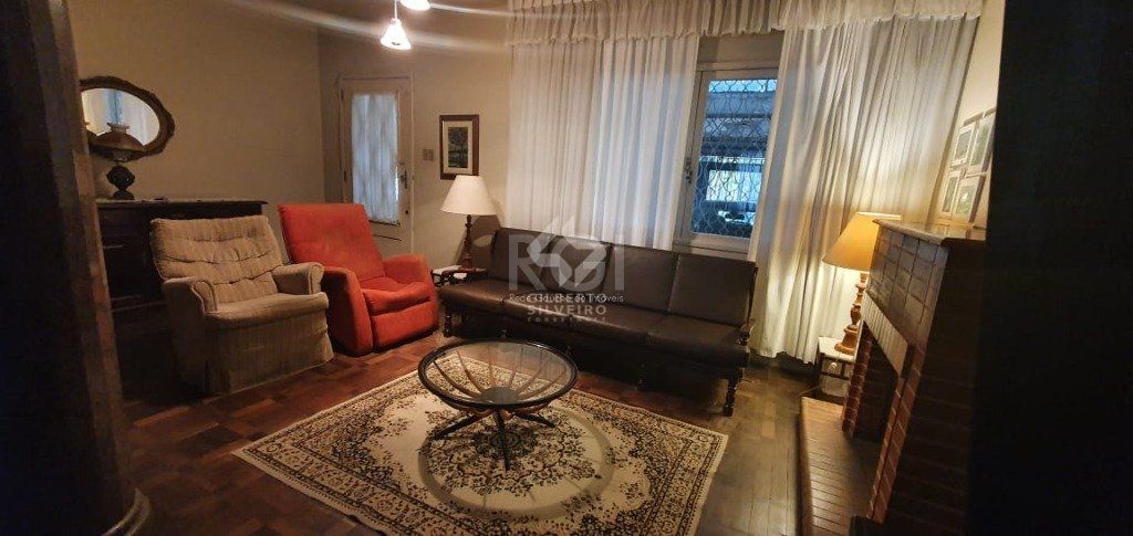 Casa para Venda 3 dormitórios, 2 vagas - Petrópolis