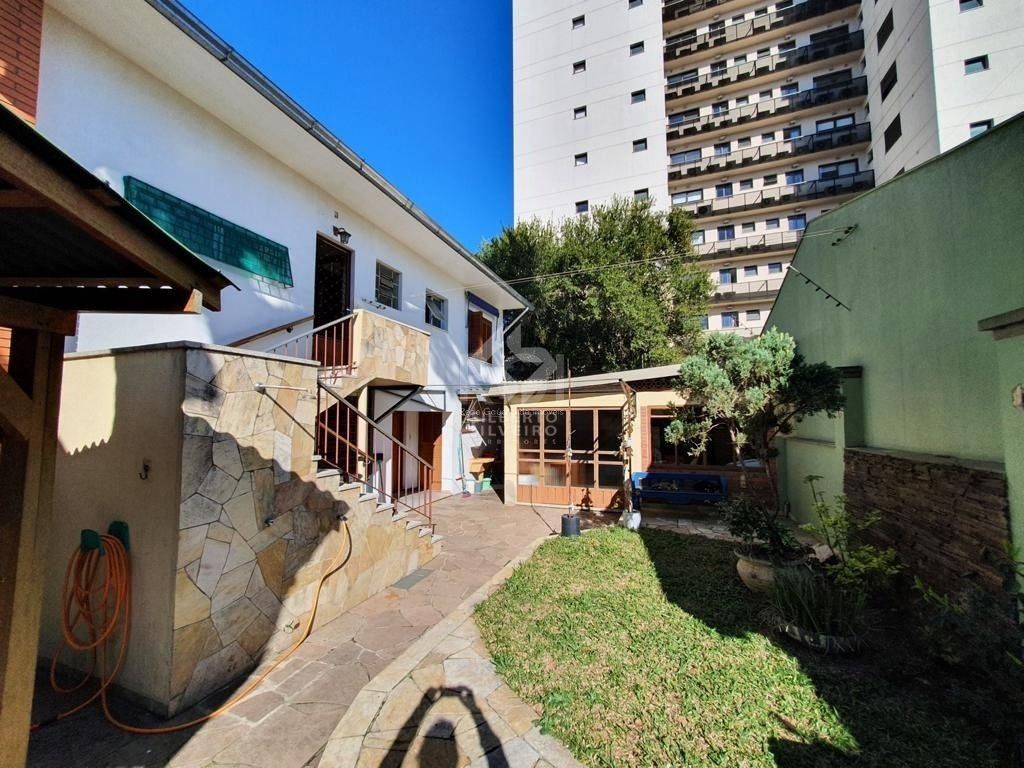 Casa para Venda - 250m², 4 dormitórios, sendo 1 suites, 4 vagas - Centro