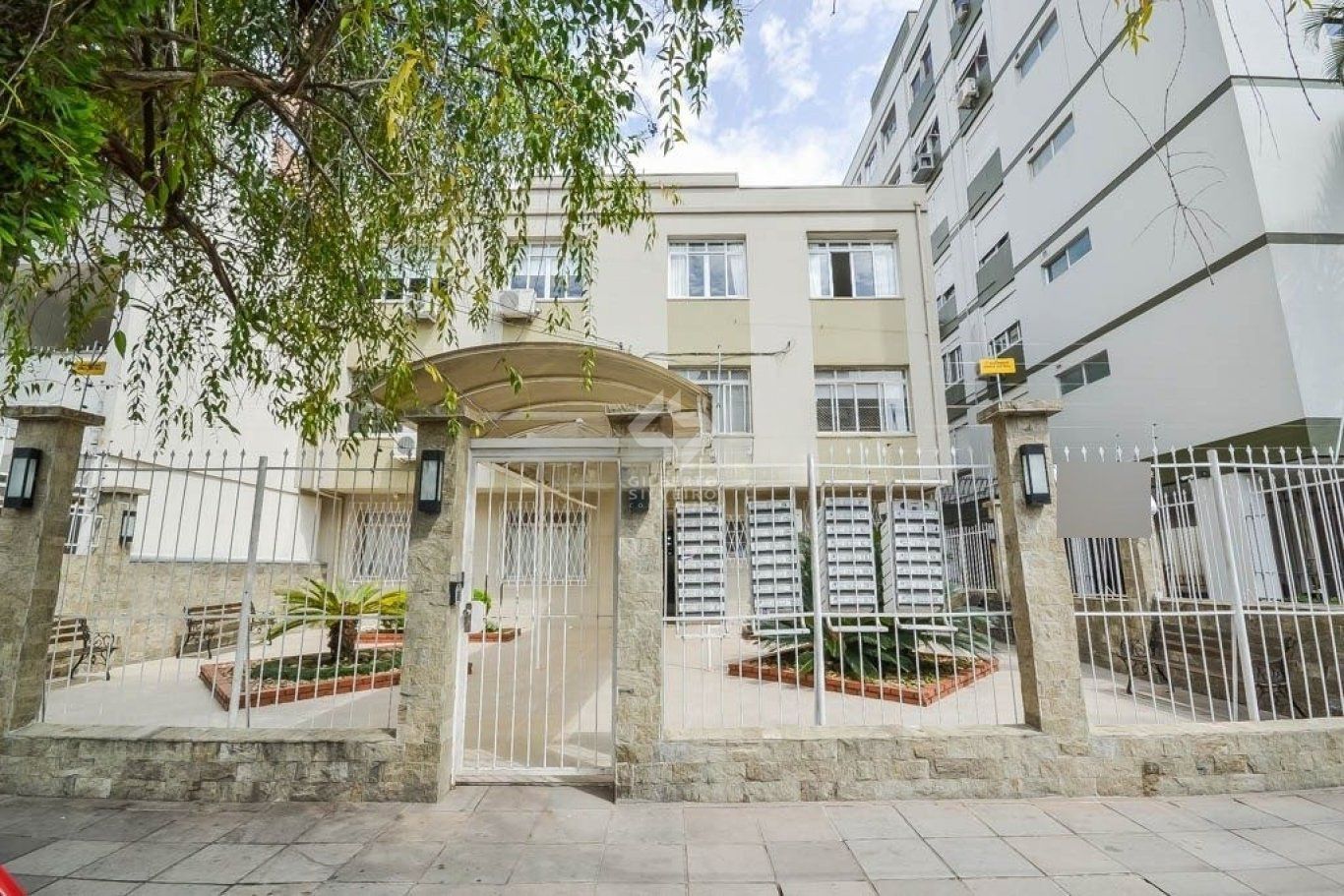 Apartamento à venda com 2 dormitórios 69 m² no Bairro Menino Deus