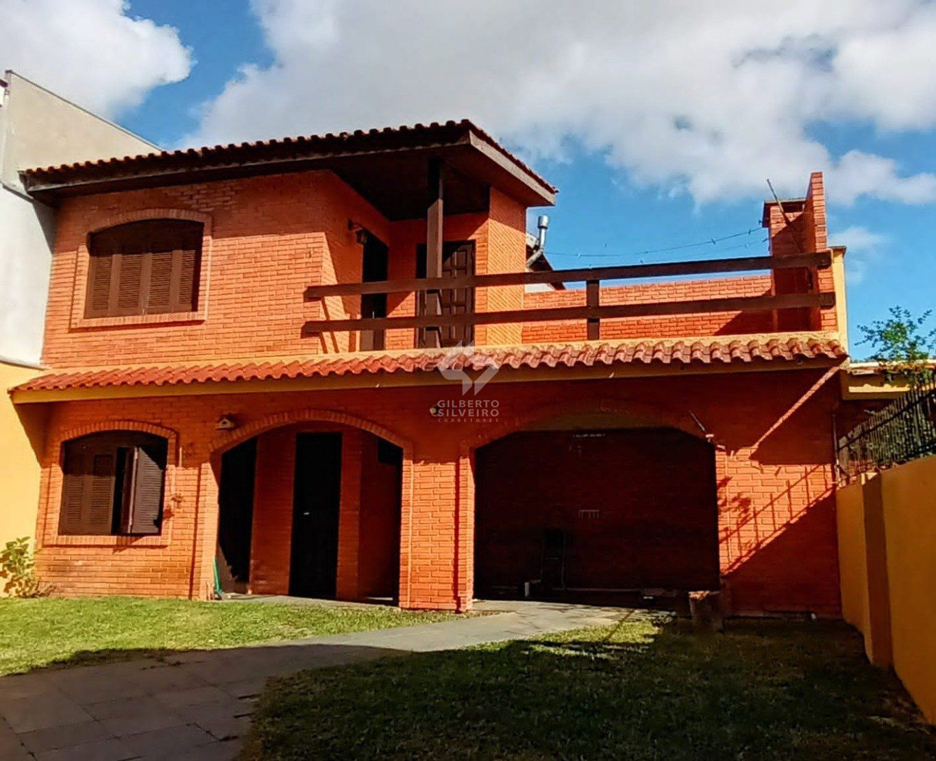 Casa com 3 quartos, 3 banheiros, churrasqueira no bairro Jardim São Pedro.