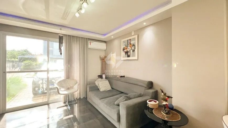 Casa de condomínio com 2 quartos, vaga e pátio no bairro parque Santa Fé
