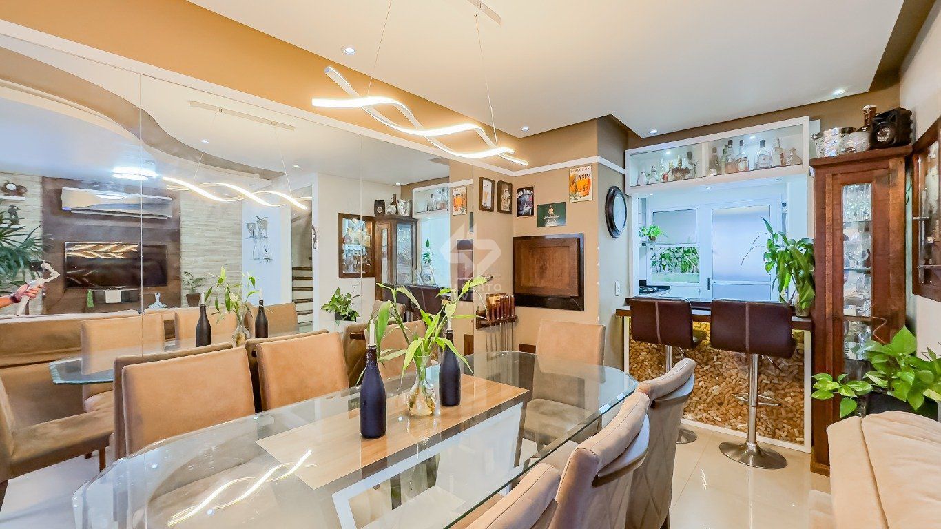 Casa com 4 quartos e 2 vagas em condomínio fechado no Bairro Ecoville.