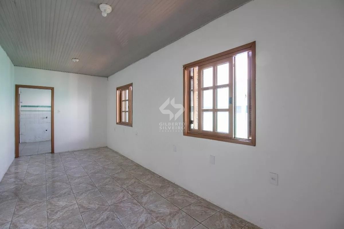 Casa 300m² à Venda na Vila Ipiranga . 2 Quartos, 2 Vagas, Salão e Churrasqueira