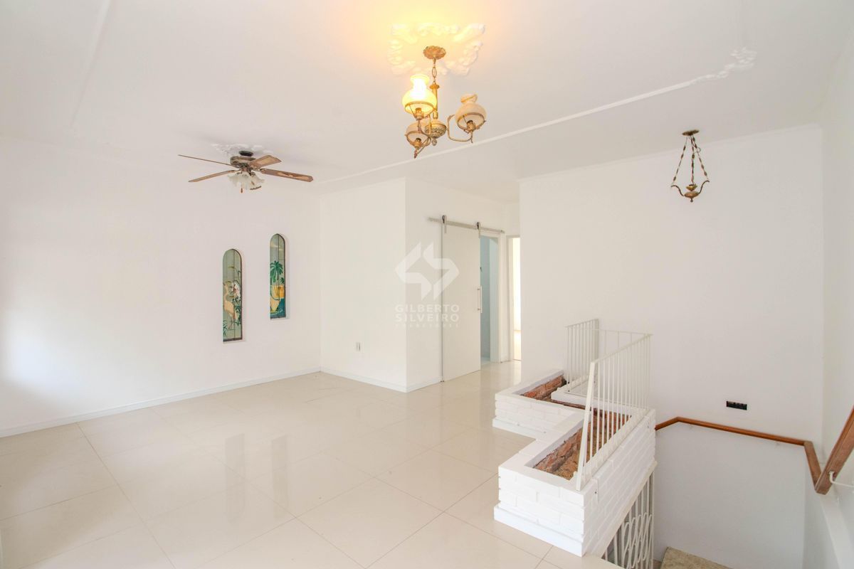 Casa com 3 dormitórios no Bairro Jardim Floresta
