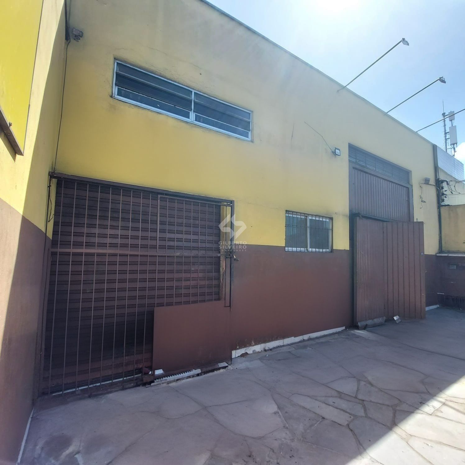 Pavilhão comercial à venda 329m² na Av Baltazar - Rubem Berta