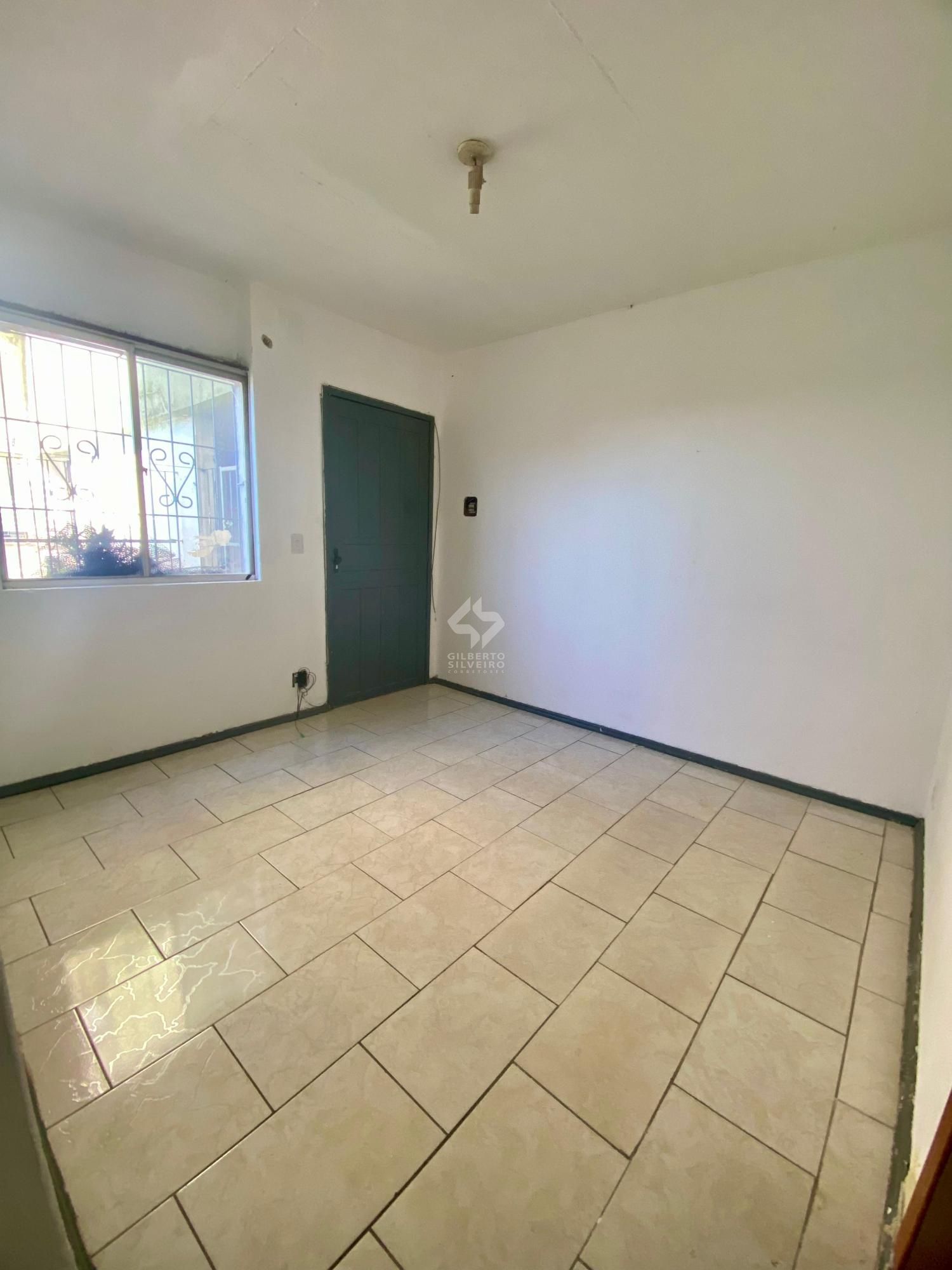 Apartamento Térreo, com 2 quartos, portaria e pátio  no bairro Rubem Berta