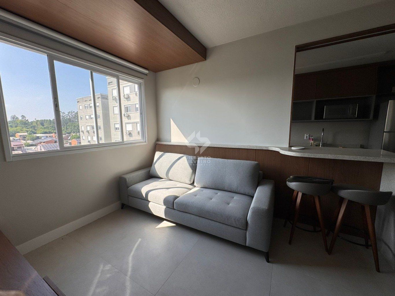 Apartamento de 2 dormitórios, elevador e 1 vaga de garagem em Canoas.