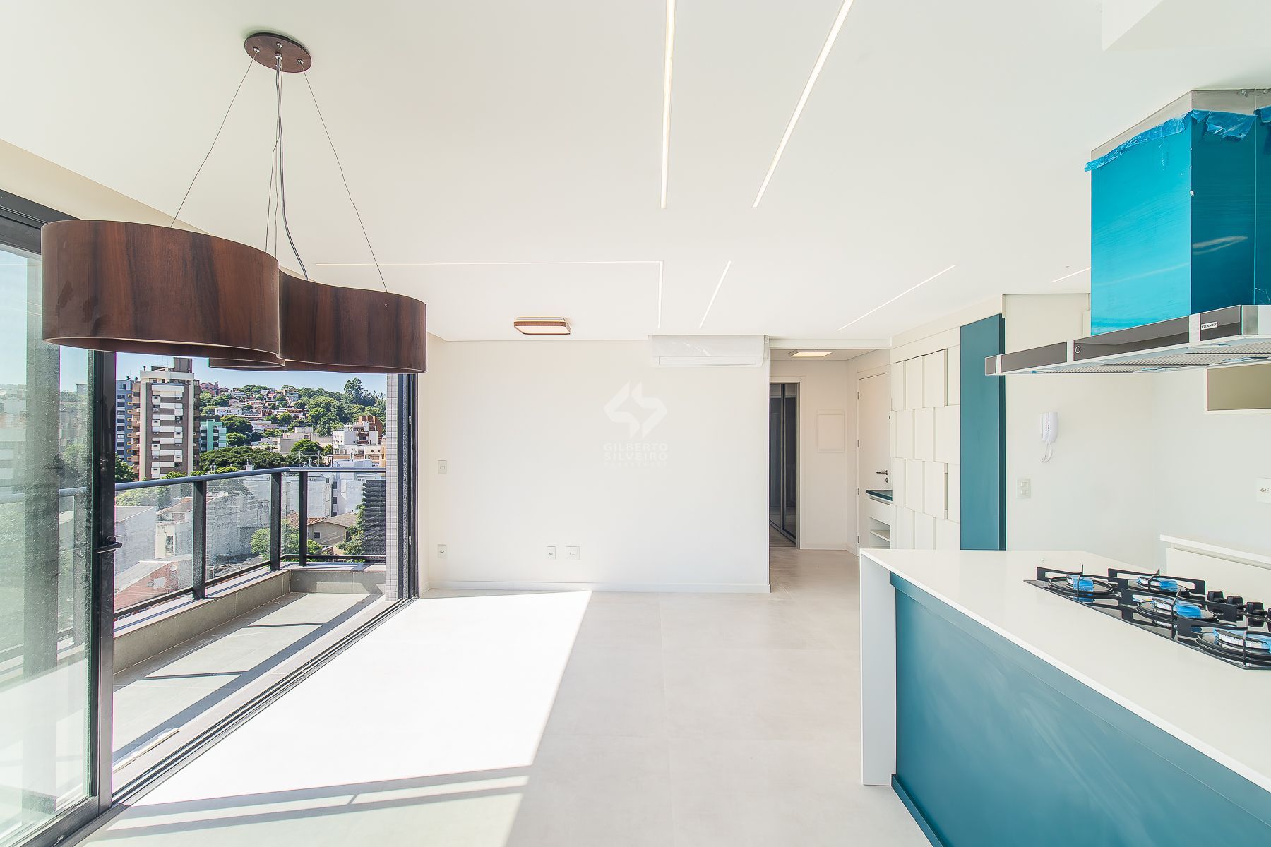 Incrível apartamento mobiliado 2 suítes novo no Menino Deus