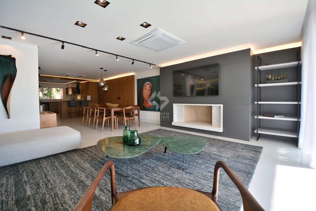 Belíssimo apartamento no Bairro Vila Conceição com 193m² privativos, 3 suítes e 4 vagas de garagem, no condomínio Altos da Chácara.