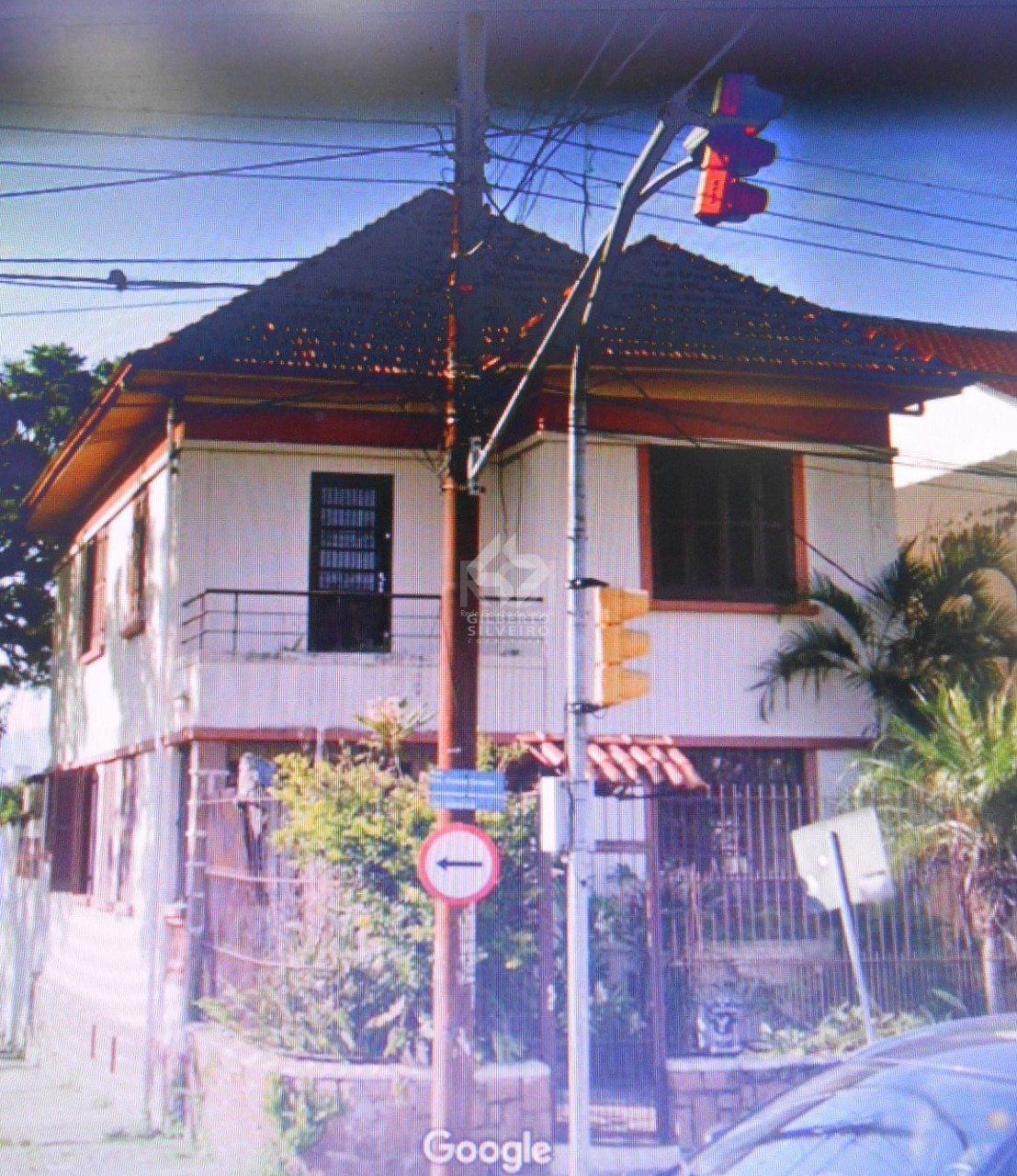 Casa para Venda - 240m², 3 dormitórios, sendo 1 suites, 3 vagas - Medianeira