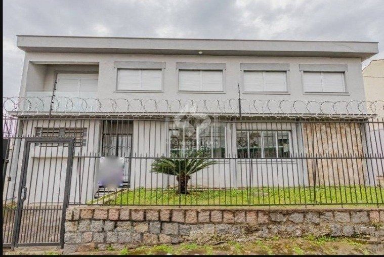 Casa para Venda - 220m², 3 dormitórios, sendo 2 suites, 2 vagas - Partenon